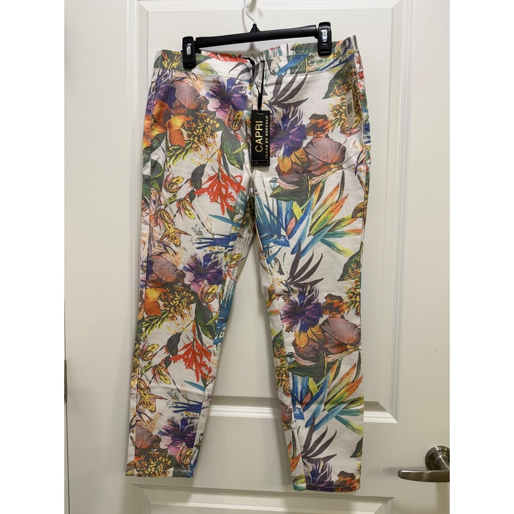 Jeans by Buffalo Women XL Tropical Floral Capri Pull On Pants Multicolor White